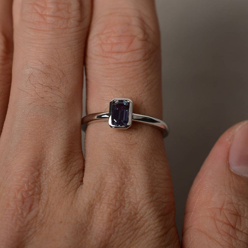 1.00 Ct Emerald Cut Alexandrite Solitaire June Birthstone Ring In 925 Sterling Silver - atjewels.in