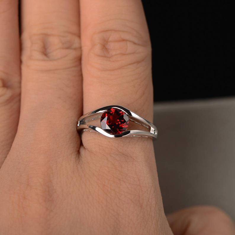 1 Ct Round Cut Red Garnet 925 Sterling Silver Solitaire Split Shank Anniversary Gift ring