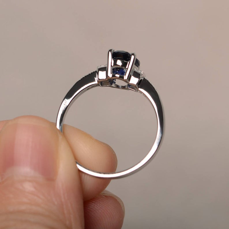 1.50 Ct Oval Cut Blue Sapphire Solitaire W/Accents Engagement Ring In 925 Sterling Silver