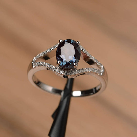 2.30 Ct Oval Cut Oval Cut Alexandrite Split Shank Engagement Ring In 925 Sterling Silver