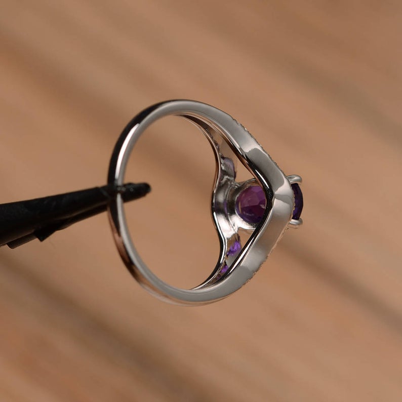 1.75 Ct Oval Cut Purple Amethyst 925 Sterling Silver Split Shank Anniversary Gift Ring