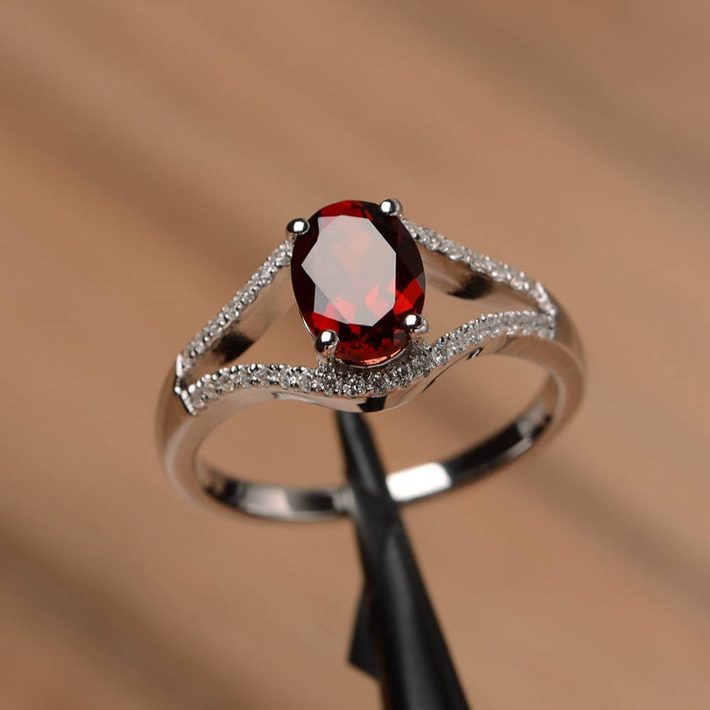 1.50 Ct Oval Cut Red Garnet Split Shank Anniversary Gift Ring 925 Sterling Silver