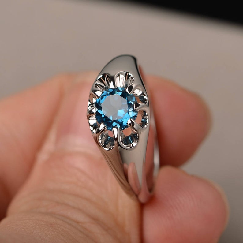 1.00 Ct Round Cut London blue Topaz Unique Floral Style Ring In 925 Sterling Silver