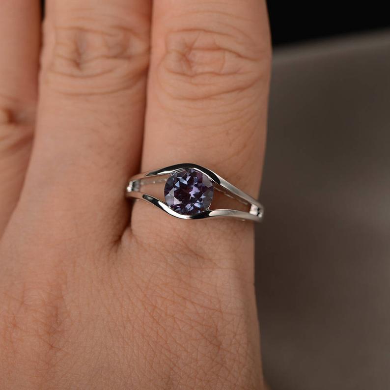 1.00 Ct Round Cut Alexandrite 925 Sterling Silver Split Shank Anniversary Gift Ring - atjewels.in