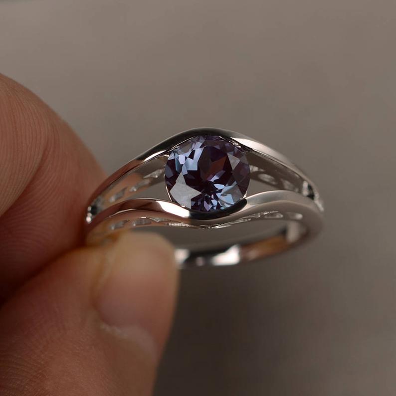 1.00 Ct Round Cut Alexandrite 925 Sterling Silver Split Shank Anniversary Gift Ring - atjewels.in