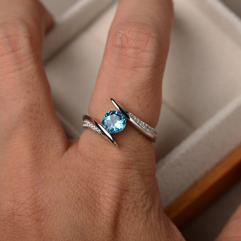 1.20 Ct Round Cut Blue Topaz 925 Sterling Silver Bypass Promise Gift Ring In 925 Sterling Silver - atjewels.in