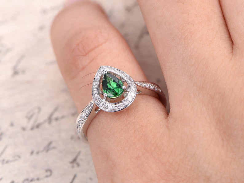 1.75 Ct Pear Cut Green Emerald Halo Anniversary Gift Ring In 925 Sterling Silver