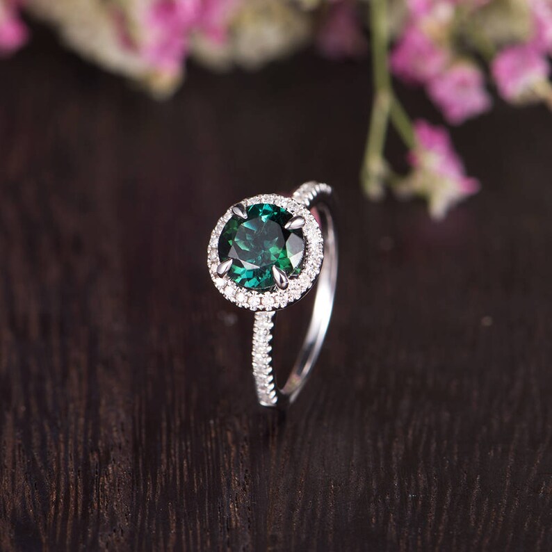 1.75 Ct Round Cut Green Emerald 925 Sterling Silver Halo Anniversary Gift Ring For Her