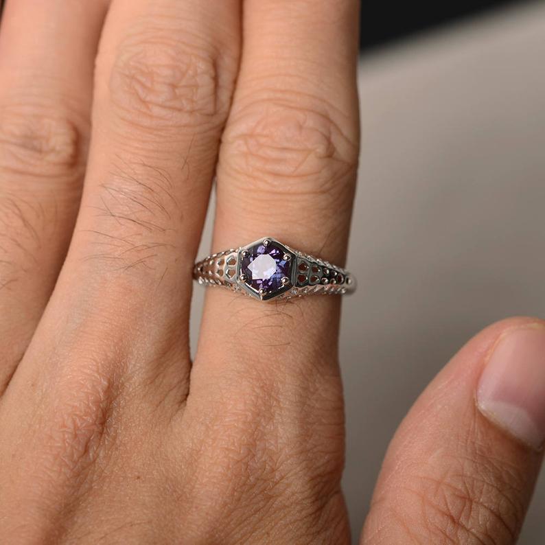 1.50 Ct Round Cut Alexandrite Solitaire Unique Anniversary Gift Ring In 925 Sterling Silver