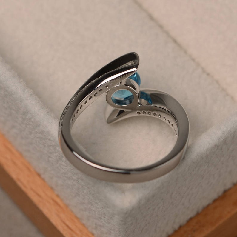 1.20 Ct Round Cut Blue Topaz 925 Sterling Silver Bypass Promise Gift Ring In 925 Sterling Silver - atjewels.in