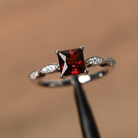 1.25 Ct Princess Cut Red Garnet 925 Sterling Silver Solitaire W/Accents Promise Ring