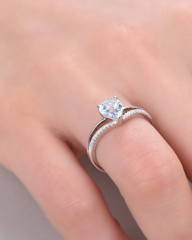 1.25 Ct Pear Cut Aquamarine Split Shank Solitaire Anniversary Gift Ring In 925 Sterling Silver