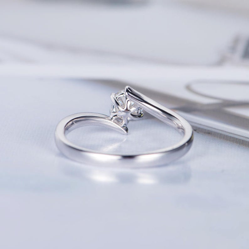 1.00 Ct Round Cut Diamond Bypass Engagement Proposal Ring In 925 Sterling Silver
