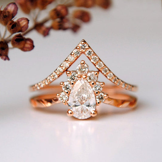 2 CT Pear Cut Diamond 925 Sterling Silver Chevron V Wedding Bridal Ring Set