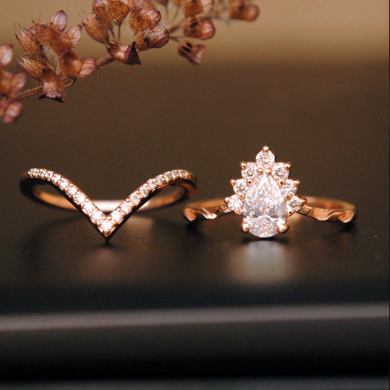 2 CT Pear Cut Diamond 925 Sterling Silver Chevron V Wedding Bridal Ring Set