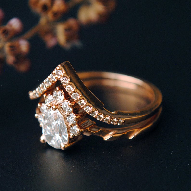 2 CT Pear Cut Diamond 925 Sterling Silver Chevron V Wedding Bridal Ring Set