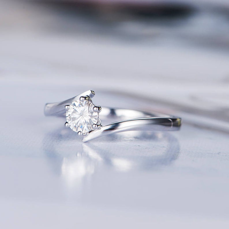 1.00 Ct Round Cut Diamond Bypass Engagement Proposal Ring In 925 Sterling Silver