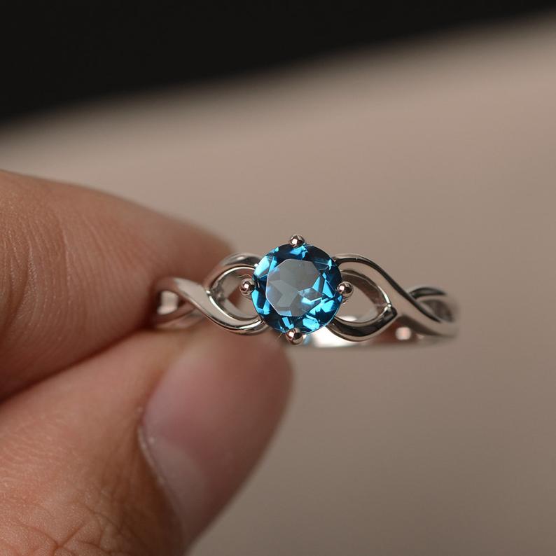 1 Ct Round Cut London Blue Topaz 925 Sterling Silver Infinity Engagement ring