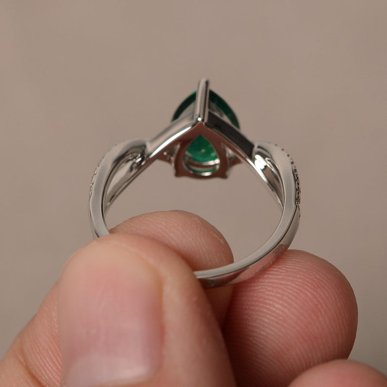 2.10 Ct Pear Cut Green Emerald Solitaire Infinity Engagement Ring In 925 Sterling Silver