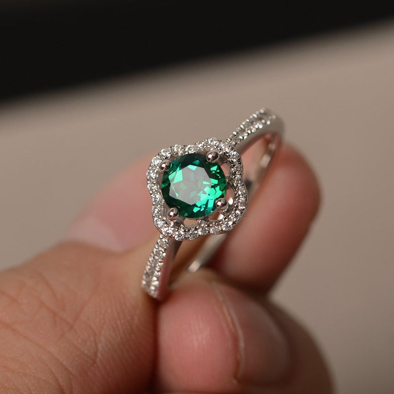 1.35 Ct Round Cut Green Emerald 925 Sterling Silver Unique Halo Engagement Ring