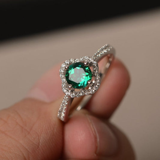 1.25 Ct Round Cut Green Emerald & White Cz 925 Sterling Silver Halo Engagement Ring