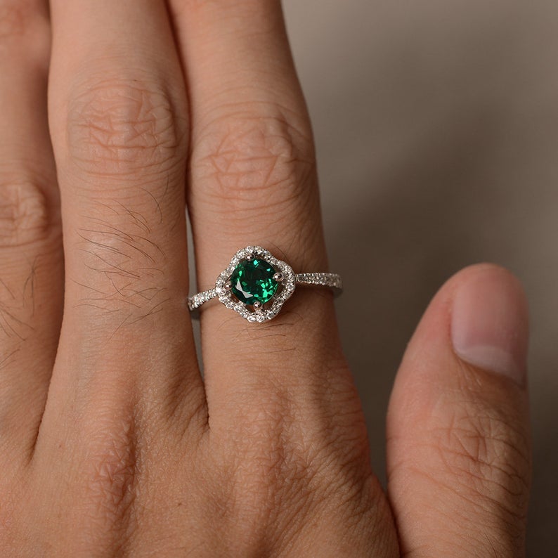 1.35 Ct Round Cut Green Emerald 925 Sterling Silver Unique Halo Engagement Ring