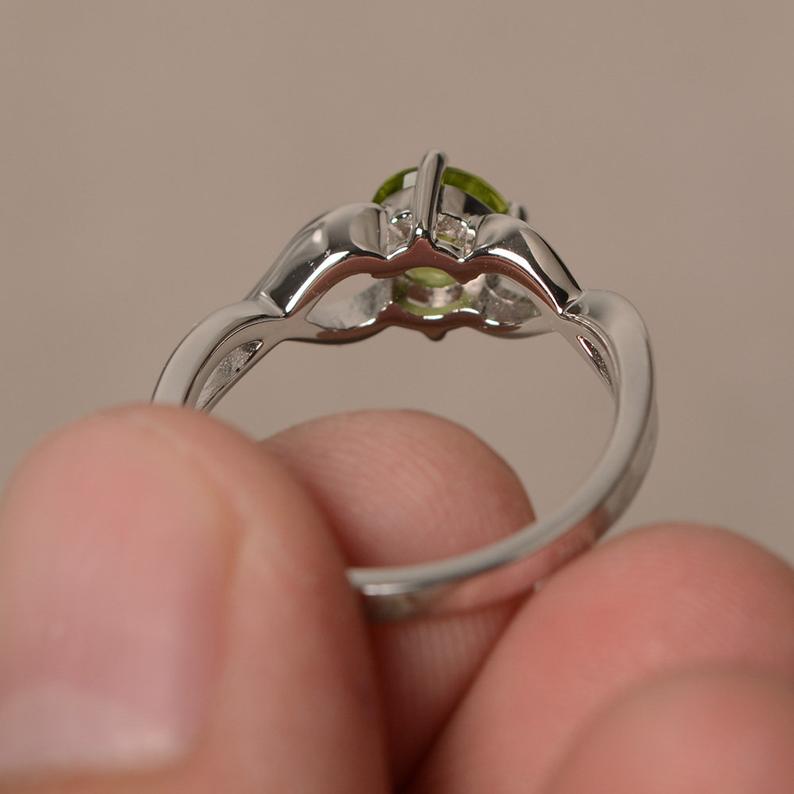 1.00 Ct Round Cut Peridot 925 Sterling Silver Solitaire Infinity Promise Ring