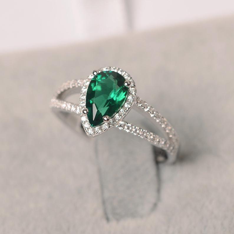 1.75 Ct Pear Cut Green Emerald Split Shank Halo Engagement Ring In 925 Sterling Silver