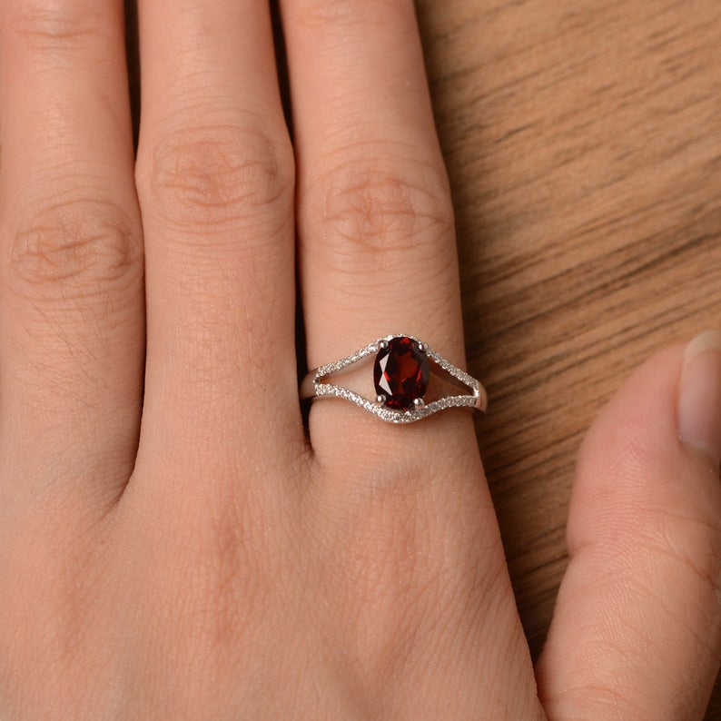 1.50 Ct Oval Cut Red Garnet Split Shank Anniversary Gift Ring 925 Sterling Silver