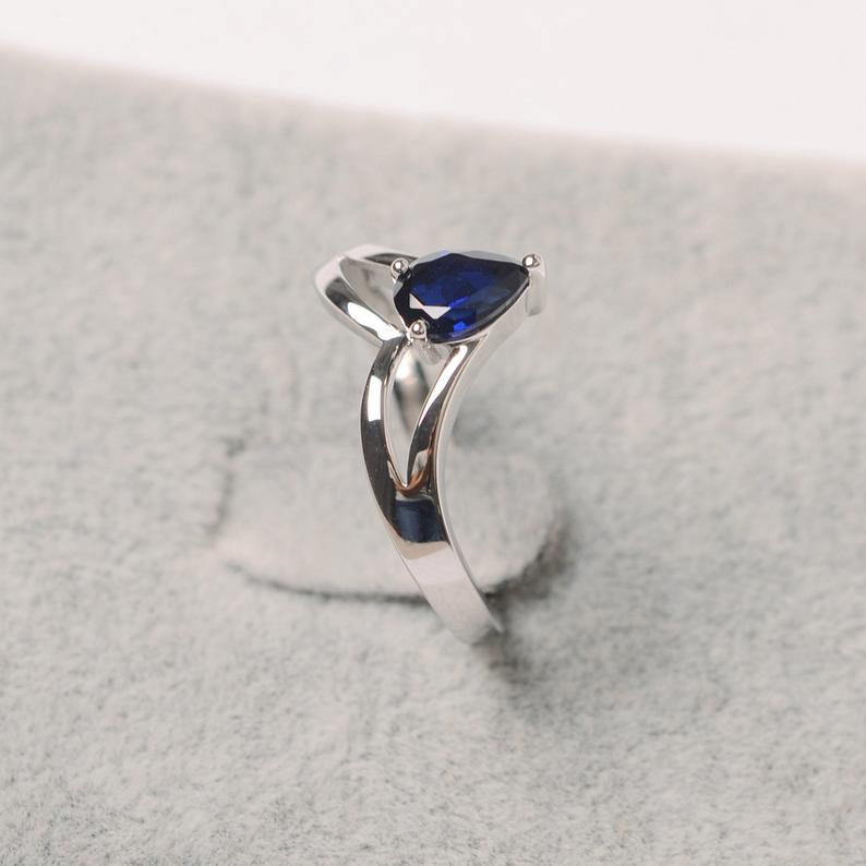 1.00 Ct Pear Cut Blue Sapphire Split Shank Solitaire Promise Ring In 925 Sterling Silver