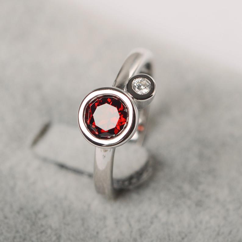 1 Ct Round Cut Red Garnet 925 Sterling Silver Unique January Birthstone Ring