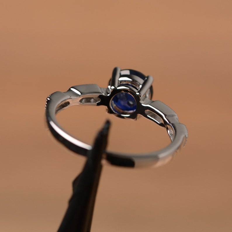 1.20 Ct Round Cut Blue Sapphire Solitaire W/Accents Engagement Ring In 925 Sterling Silver