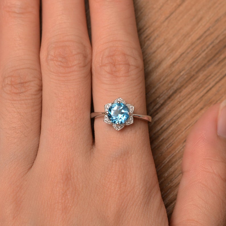 1.50 Ct Round Cut London Blue Topaz 925 Sterling Silver Floral Anniversary Gift Ring For Her