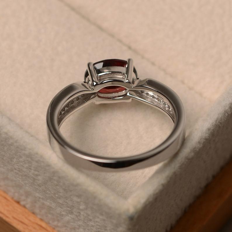 1.50 Ct Oval Cut Red Garnet Solitaire W/Accents January Birthstone Ring In 925 Sterling Silver