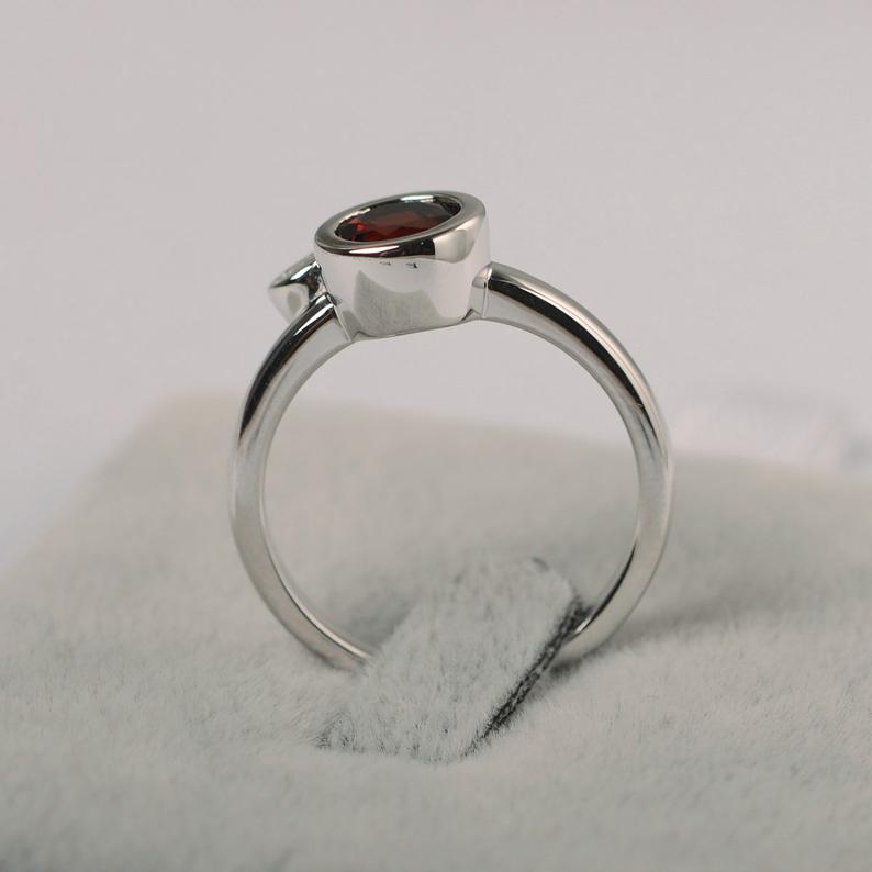 1 Ct Round Cut Red Garnet 925 Sterling Silver Unique January Birthstone Ring
