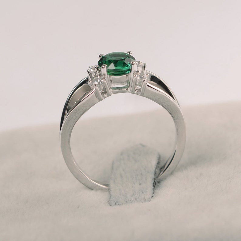 1 Ct Round Cut Green Emerald 925 Sterling Silver Split Shank Anniversary Gift Ring