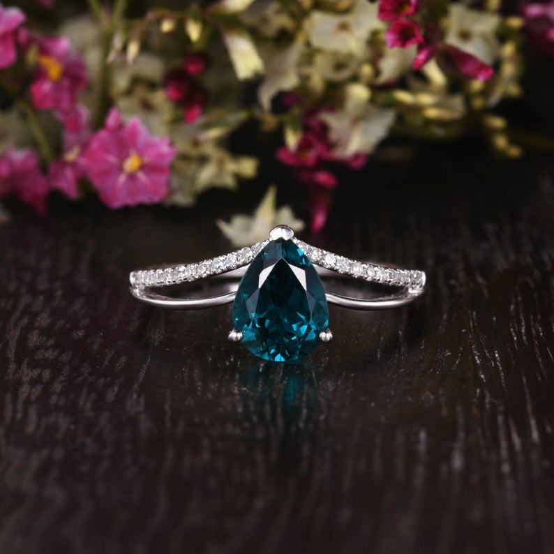 1.25 Ct Pear Cut London Blue Topaz Engagement Chevron Ring In 925 Sterling Silver
