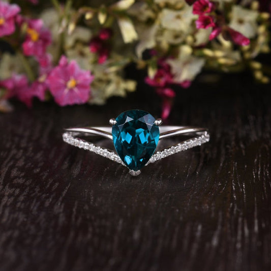 1.25 Ct Pear Cut London Blue Topaz Engagement Chevron Ring In 925 Sterling Silver