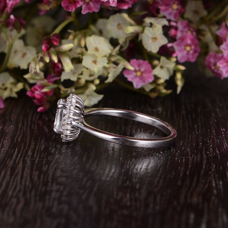 1 CT Oval Cut White Sapphire Diamond White Gold Over On 925 Sterling Silver Halo Woman Wedding Ring