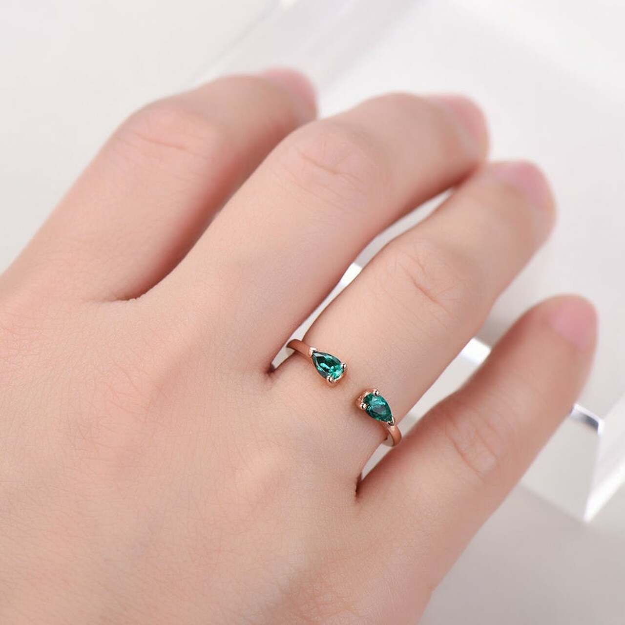 1 CT Pear Cut Emerald Diamond Rose Gold Over On 925 Sterling Silver Wedding Band Ring