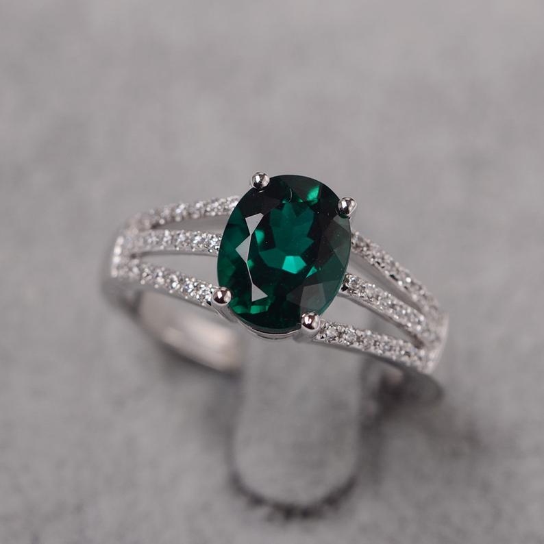 1.75 Ct Oval Cut Green Sapphire 925 Sterling Silver Split Shank Unique Anniversary Gift Ring