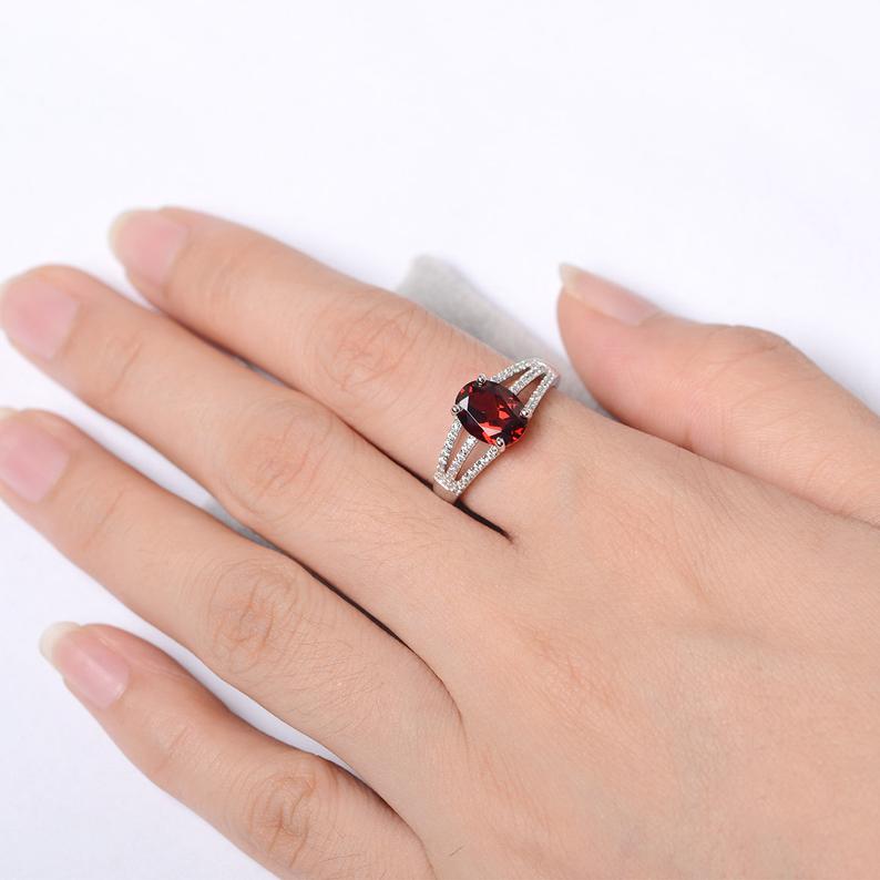 1.75 Ct Oval Cut Red Garnet Three Row Split Shank Promise Gift Ring In 925 Sterling Silver
