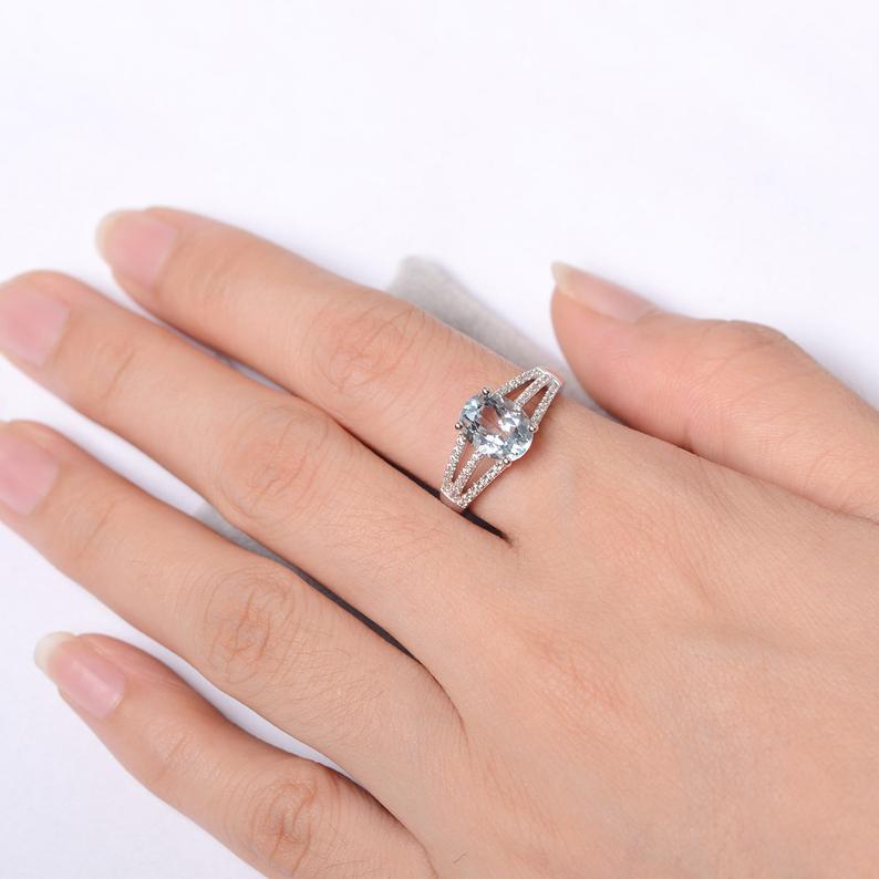 1.75 Ct Oval Cut Aquamarine & White CZ March Birthstone Ring In 925 Sterling Silver