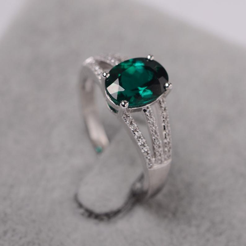 1.75 Ct Oval Cut Green Sapphire 925 Sterling Silver Split Shank Unique Anniversary Gift Ring