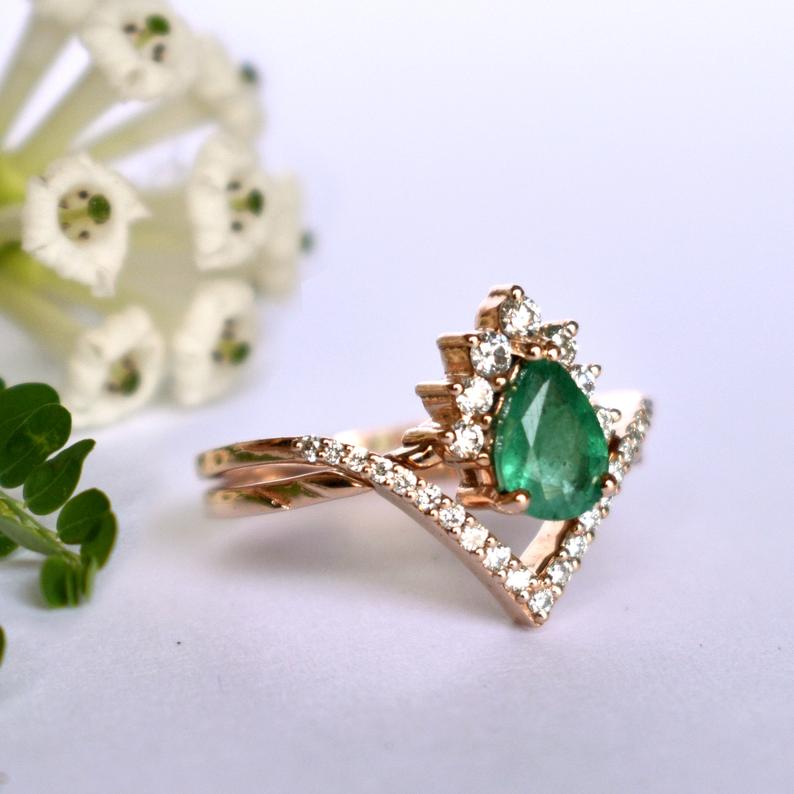 1 CT Pear Cut Green Emerald & Diamond 925 Sterling Silver Wedding Ring Set - atjewels.in