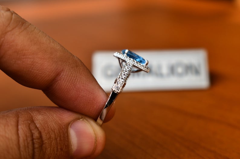 1 CT Pear Cut London Blue Topaz Diamond 925 Sterling Silver Halo Engagement Ring
