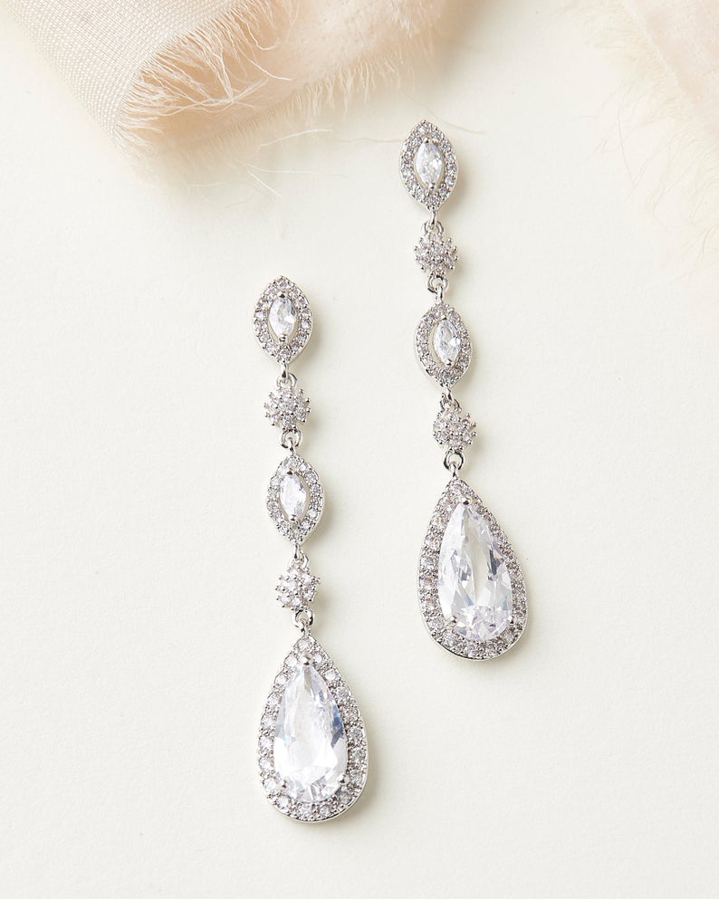 Drop Earrings set with total of 0.52 Round diamonds in Y gold, 2 round -  Olivacom