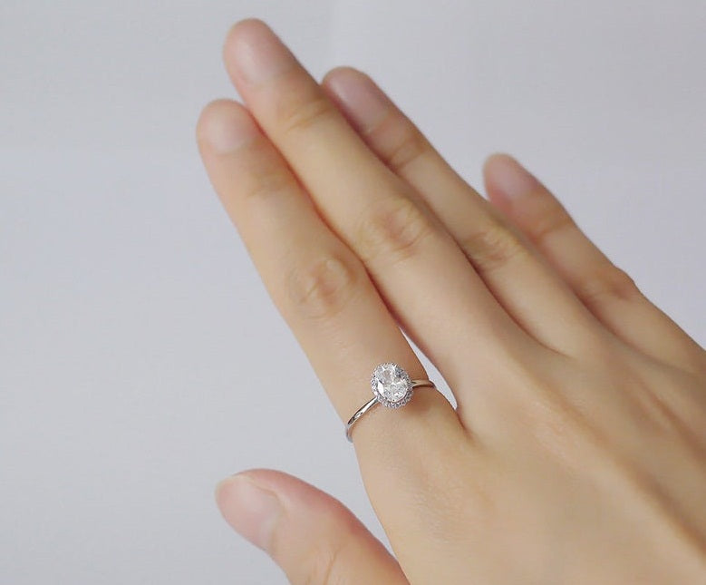 1.50 Ct Oval Cut White Diamond Simple Halo Promise Gift Ring In 925 Sterling Silver