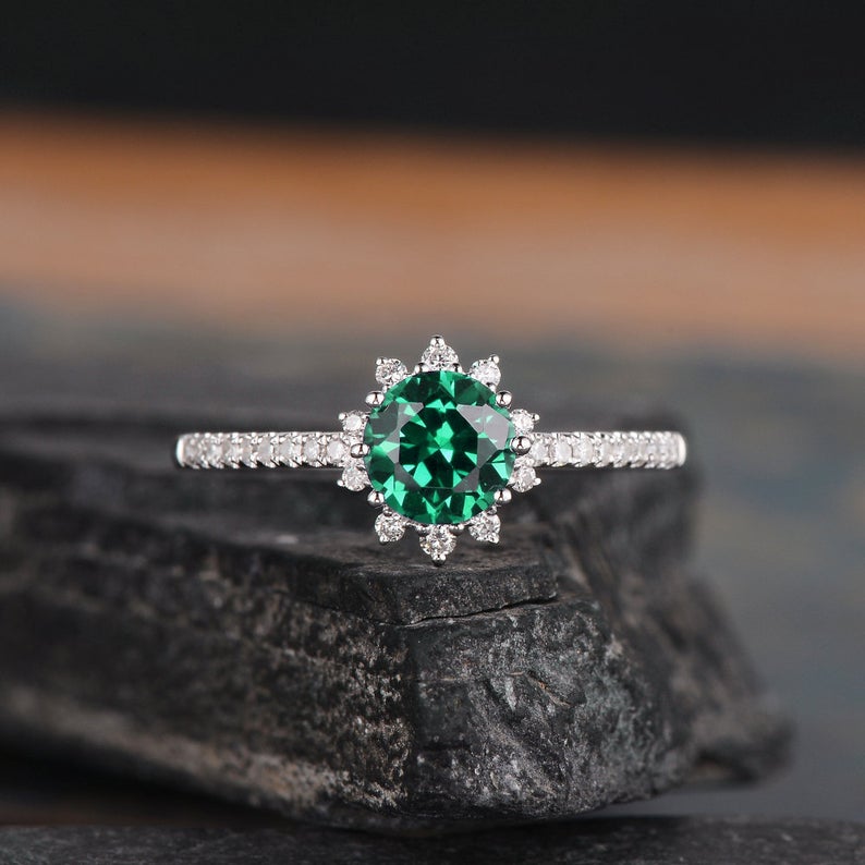 1.75 Ct Round Cut Green Emerald & White CZ 925 Sterling Silver Halo Anniversary Gift Ring