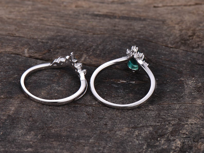 1.50 Ct Pear Cut Green Emerald 925 Sterling Silver Vintage Bridal Engagement Ring Set